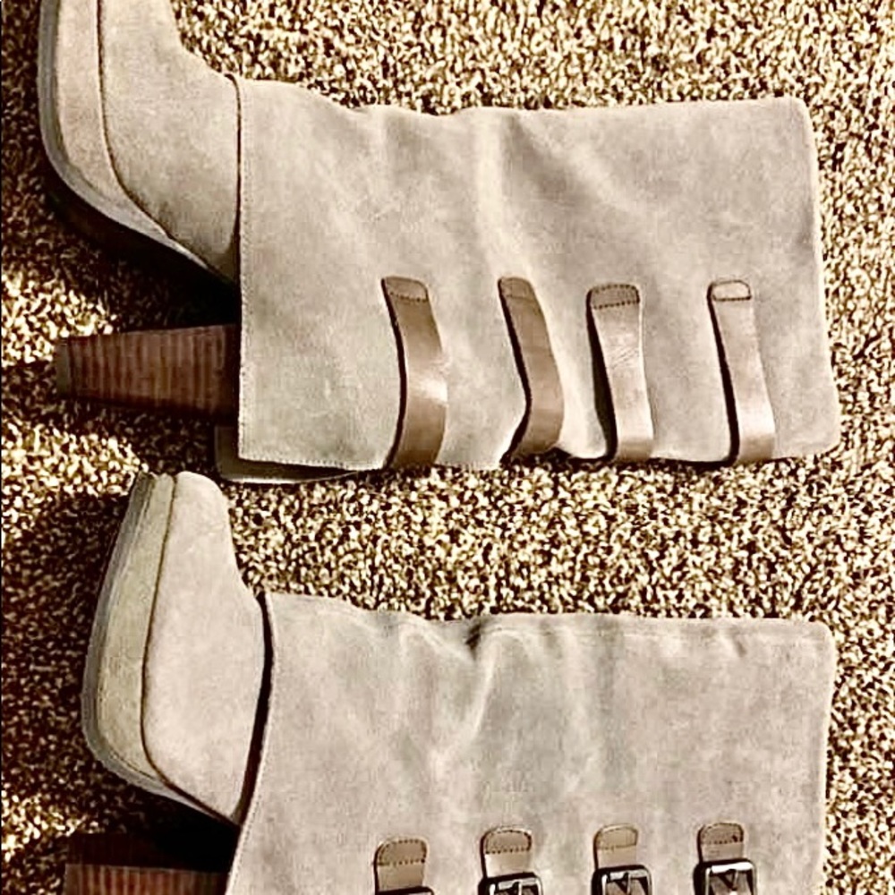 Women’s boots (Report)